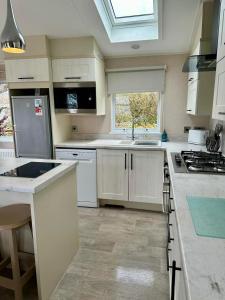 HARRIES LODGE QUAY WEST milkwood way