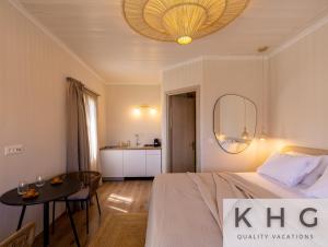 Two bedroom apartment and Open plan studio in central Fiskardo