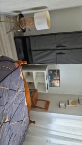 Chambre privée dans Maison au Quartier Calme