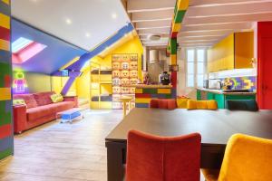 BRICKIMMERSION Suite Luxe - Cinéma Privé - Billard - Secret Room - Geek - 10min Fontainebleau - 25min Paris