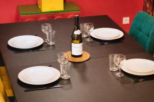 BRICKIMMERSION Suite Luxe - Cinéma Privé - Billard - Secret Room - Geek - 10min Fontainebleau - 25min Paris