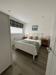 Duneden, 2 bedroom house with parking & gardens