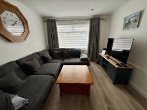 Duneden, 2 bedroom house with parking & gardens