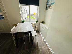 Petal House, Gloucester - Large, Spacious and charming