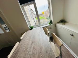 Petal House, Gloucester - Large, Spacious and charming