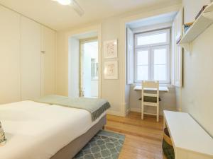Alfama St George Castle District Fabulous 3 Bedrooms 2 Bathrooms AC Balcony 1st floor Apartment 19th Century Building