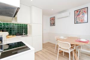 Entire Castle View Apartment in the Heart of Lisbon