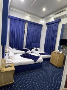 Tahrir view hotel -down town