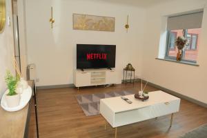 Apartment-Free Parking-In Mailbox Bham!