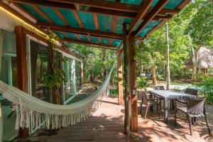 Private Jungle Villa with Full Kitchen & Pool Access