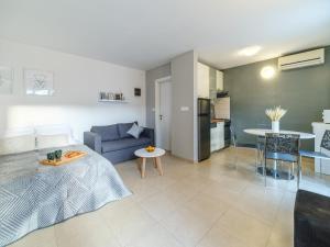 Apartments Tomy - Studio Apartment with terrace