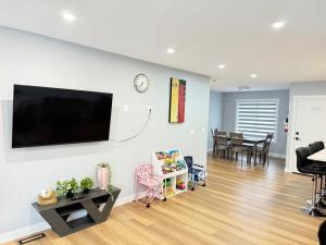 Spacious 2 BR - 2 Bth House in Haysboro