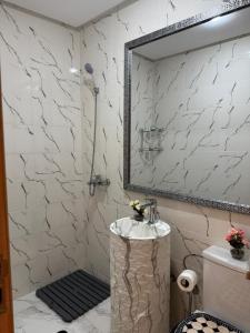 Elegant Moroccan-Style Luxury Apartment with Parking near Carré Eden Shopping Center