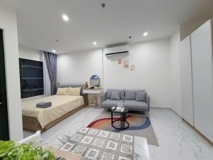 Premium Studio Retreat