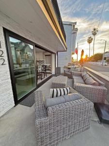 Gorgeous Modern Oasis with Huge Front Patio home