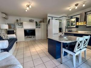 Appartement moderne avec parking et wifi - FR-1-553-335