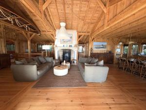 Villa avec piscine, animaux admis - 8 pers. - FR-1-736-76