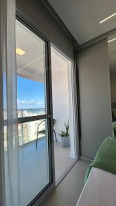 Studio com Varanda e Vista Mar - Apartamento na Pituba