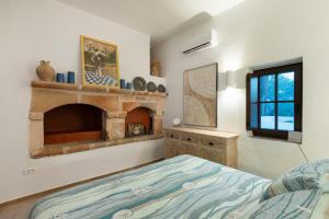 Villa Qupi, sleeps 12, Fully Air-conditioned, stunning views of the Acropolis!