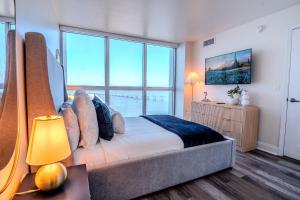 Ember Horizon Downtown Fort Myers River View