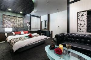 HOTEL SWING - Couples Hotel