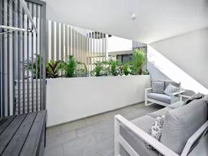 Spacious Family Stay Near Coolum Beach