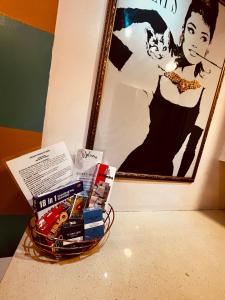 Tiffany Room At Shell Residences