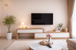 Modern Two-Bedroom Apartment near Airport and Aeon Mall