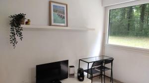 Cozy Studio Apartment Close to Melun and Vaux-le-Penil