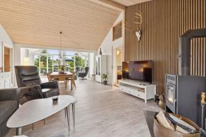 Sunny Fjord Cottage By Ringkøbing Fjord