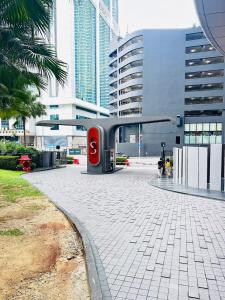 Luxury three bedroom apartment by Sky Suite