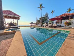 Beachfront! 3 Bedrooms - Malee Beach Villa E7