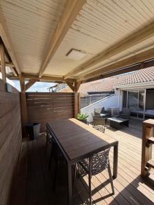 Maison cosy, 100m des plages, wifi, parking privé