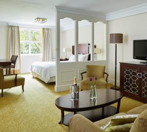 One-Bedroom Suite room in Sprowston Manor Hotel Golf & Country Club