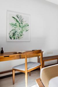 Casa Gulmohar 7BHK by Hottley
