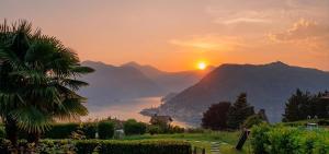 CasaDolcelago Sulzano Villa con Giardino Vista Lago Parking Free