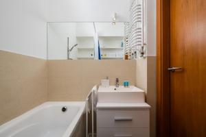 Plac Wilsona Charming Apartment by BookingHost