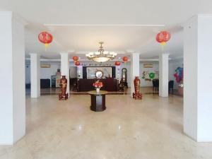 RedDoorz at Hotel Istana Permata Ngagel Surabaya