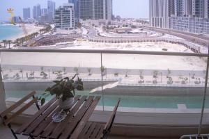 Modern 2BR Oasis - Chic Cozy Retreat