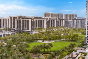 Free housekeeping visits during your stay - StayShort - 2 Bedroom sleeps 4 in Dubai Hills with Balcony