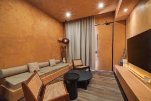 Redbrick Villa By The Feelas