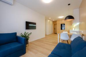20-206 Kvartet, Vasyl Lypkivskyi 16g, Kyiv, railway station, metro nearby, panoramic city view, 15 kW backup power, Petrovdom Apartment