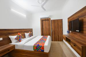 FabHotel Sky Sector 76
