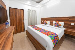 FabHotel Sky Sector 76
