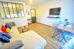 Appartement climatisé avec terrasse et parking - proche Cannes