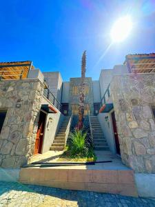 Triplex Bitez Villa - Shared Pool, Terrace & Guest Suite