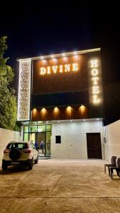 Hotel Divine