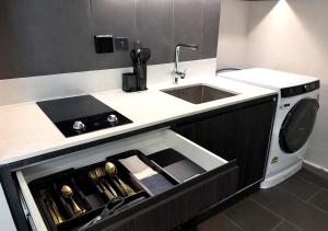 Modern 2BR Private Pool Villa Near Beach Pattaya