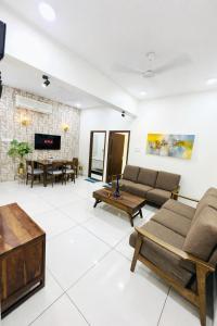 LaBelle Haven Aesthetic Cozy 2BHK For Family and Couples
