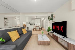 Porte Saint-Denis Stylish 1BR Central Paris Flat